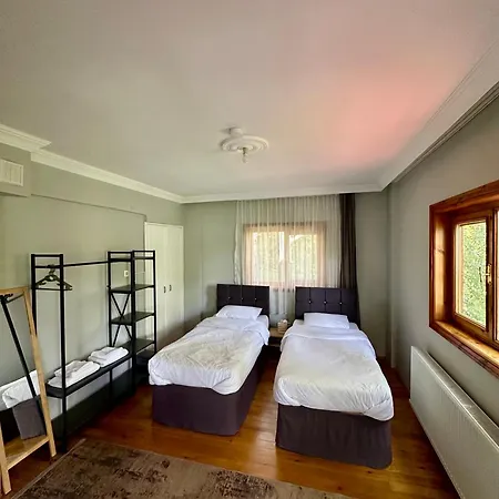 Sapanca Orman Icinde Oezel Havuzlu Villa Sakarya (Marmara)