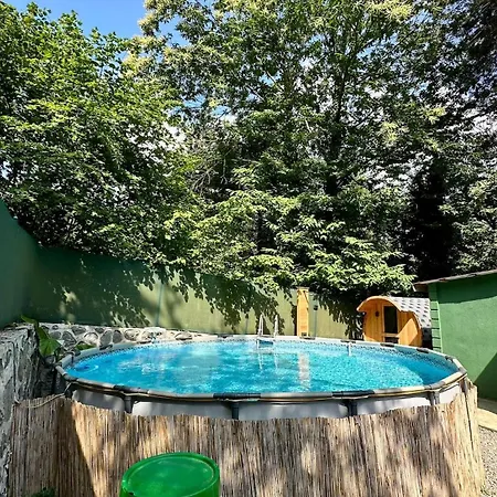 Sapanca Orman Icinde Oezel Havuzlu Villa